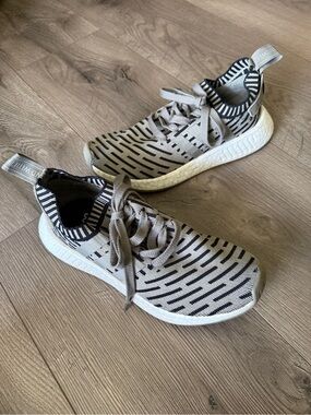 Adidas shoes size M5.5 (converts women 6.5) Trace Cargo casual knit running shoe
